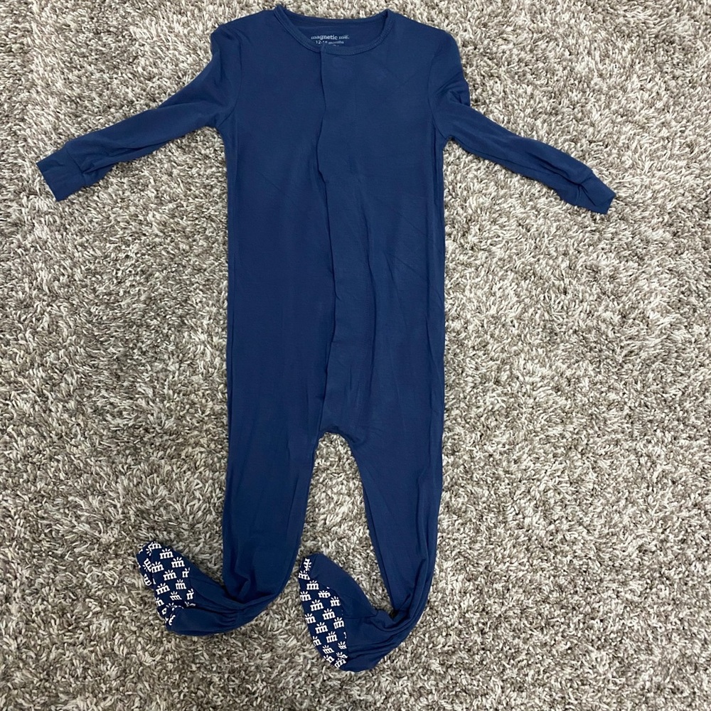 Magnetic me sleeper